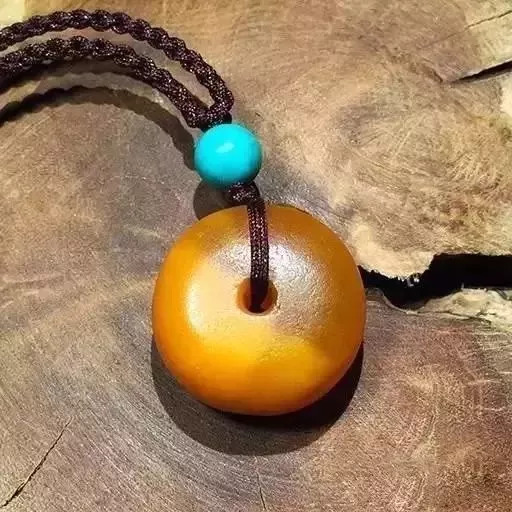 解析老蜜蠟的蠟質大全，帶你全面了解蜜蠟種類