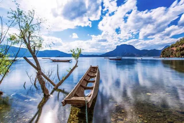 瀘沽湖新中式風(fēng)格民宿，等風(fēng)·半山