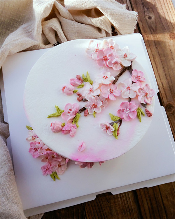 當(dāng)?shù)案庥錾霞壹褬肺膶W(xué)