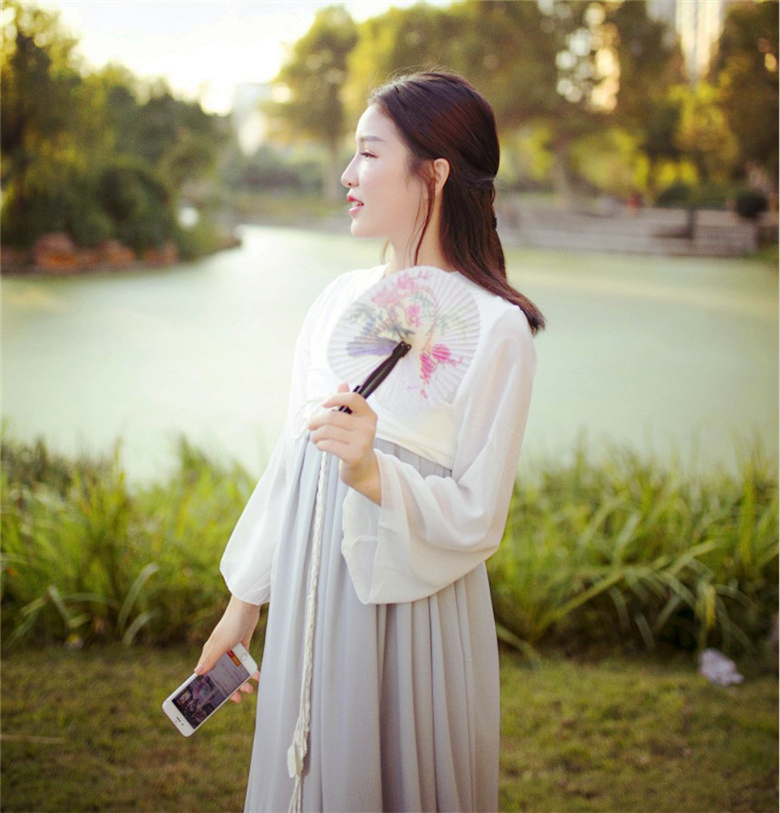 古風(fēng)飛袖漢元素夏連衣裙玉生煙