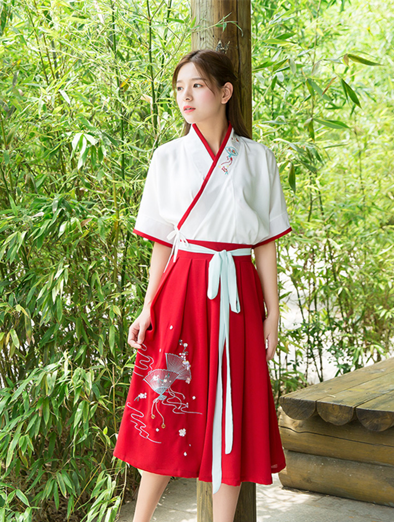 漢元素交領(lǐng)紅白拼接繡扇夏裝