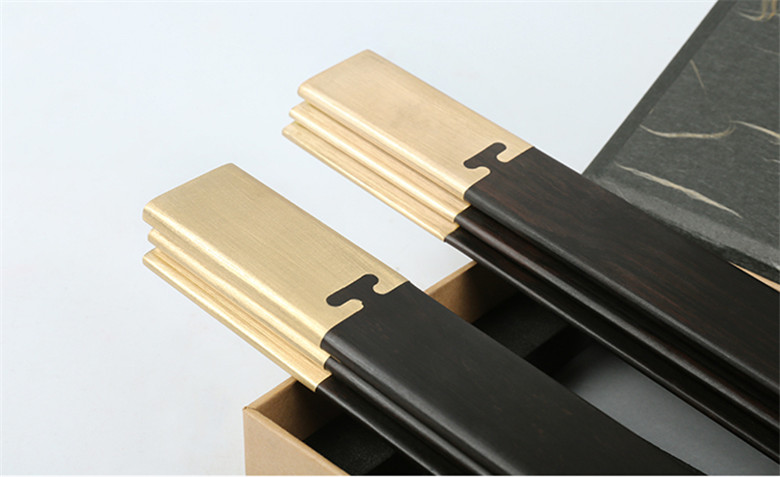 騰云紫光檀黃銅書(shū)法鎮(zhèn)紙