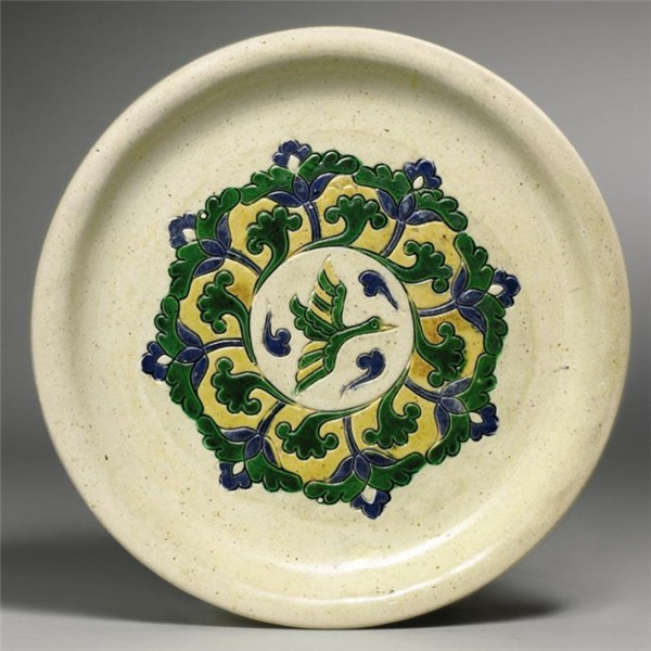 唐三彩色彩鮮明的彩盤(pán)