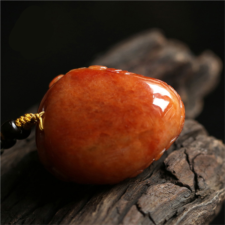 罕見(jiàn)辣黃翡翠吊墜霸氣獸頭吊墜