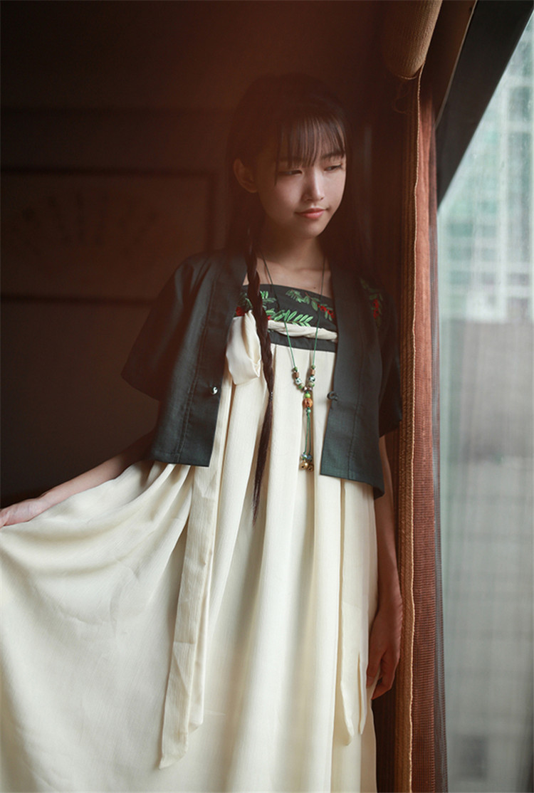 家佳樂(lè)文學(xué)繡花日常漢元素對(duì)襟短款上襦