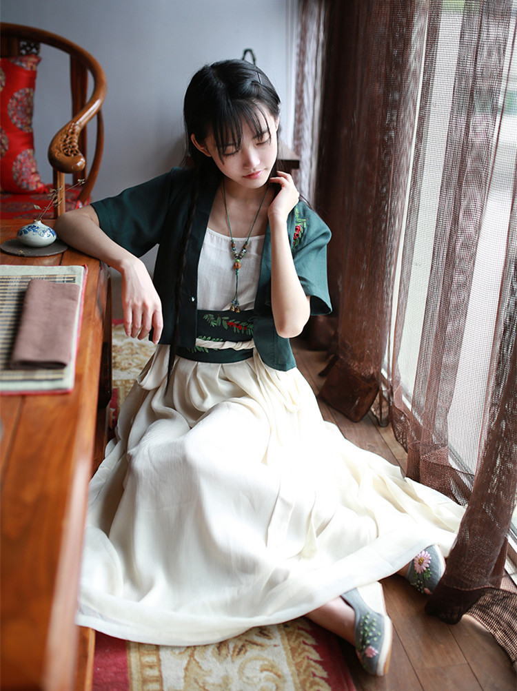 家佳樂(lè)文學(xué)繡花日常漢元素對(duì)襟短款上襦