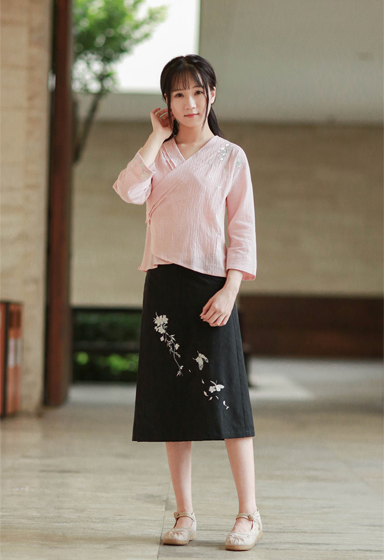 家佳樂文學(xué)設(shè)計(jì)刺繡漢元素交領(lǐng)棉麻上衣