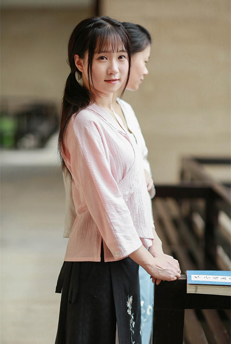 家佳樂文學(xué)設(shè)計(jì)刺繡漢元素交領(lǐng)棉麻上衣