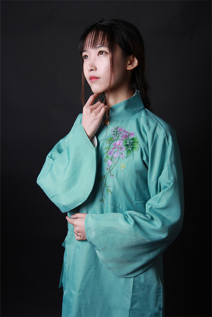 傳統(tǒng)復古立領長袖繡花上衣外套