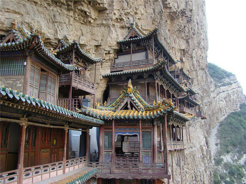 懸空寺半天高，三根馬尾空中吊