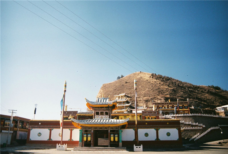 青海古老藏佛寺——夏瓊寺