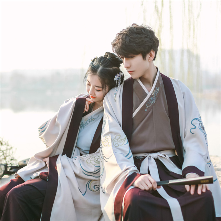 傳統(tǒng)漢服男女鶴氅衣裳繡花刺繡【長(zhǎng)恭】