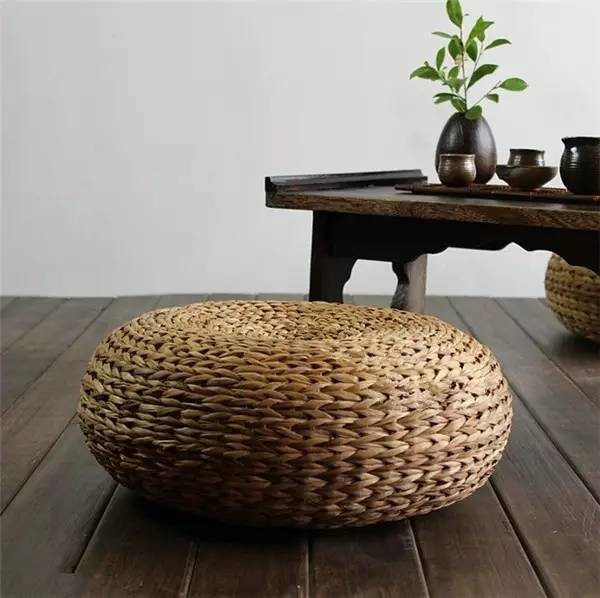 品茶牌佛之常用物，蒲團(tuán)