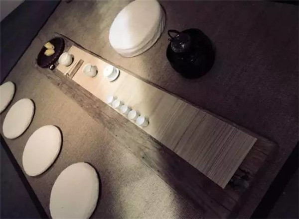 品茶牌佛之常用物，蒲團