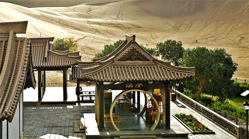 敦煌奇觀美麗月牙泉