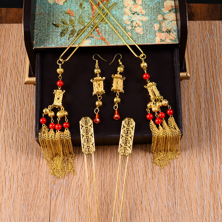 新娘中式金色流蘇發(fā)飾，古裝發(fā)梳步搖