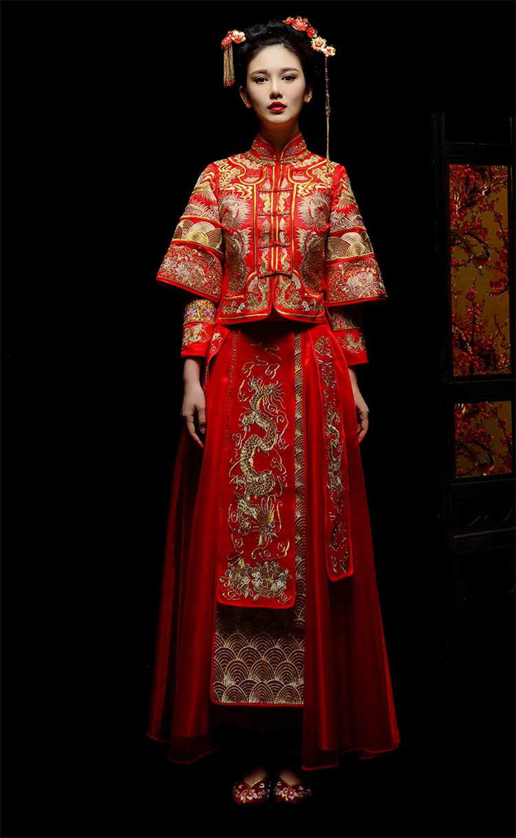 新娘中式紅裝禮服，龍鳳繡花唐裝
