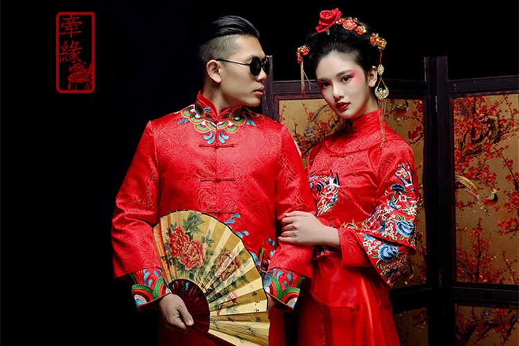 中國(guó)古典元素刺繡新娘禮服，敬酒服長(zhǎng)袖春裝