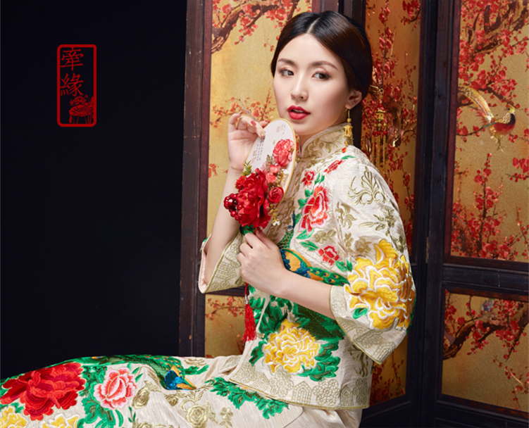 復(fù)古中式白色孔雀刺繡禮服，唐裝刺繡精美龍鳳