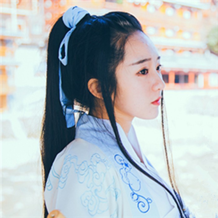 英氣瀟灑女子古風(fēng)頭像，古典真人頭像