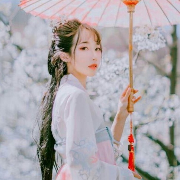 俏麗女子真人古風(fēng)頭像，婉風(fēng)流轉(zhuǎn)女生頭像