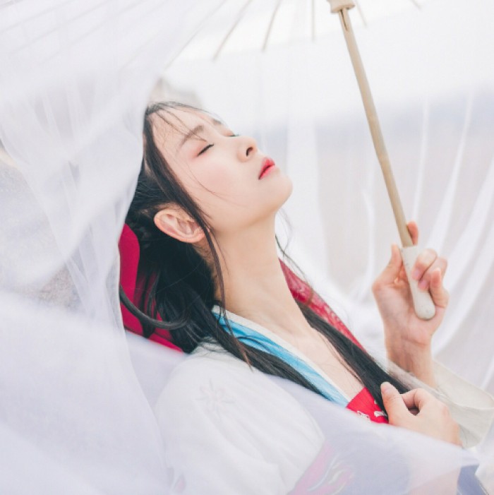 俏麗女子真人古風(fēng)頭像，婉風(fēng)流轉(zhuǎn)女生頭像