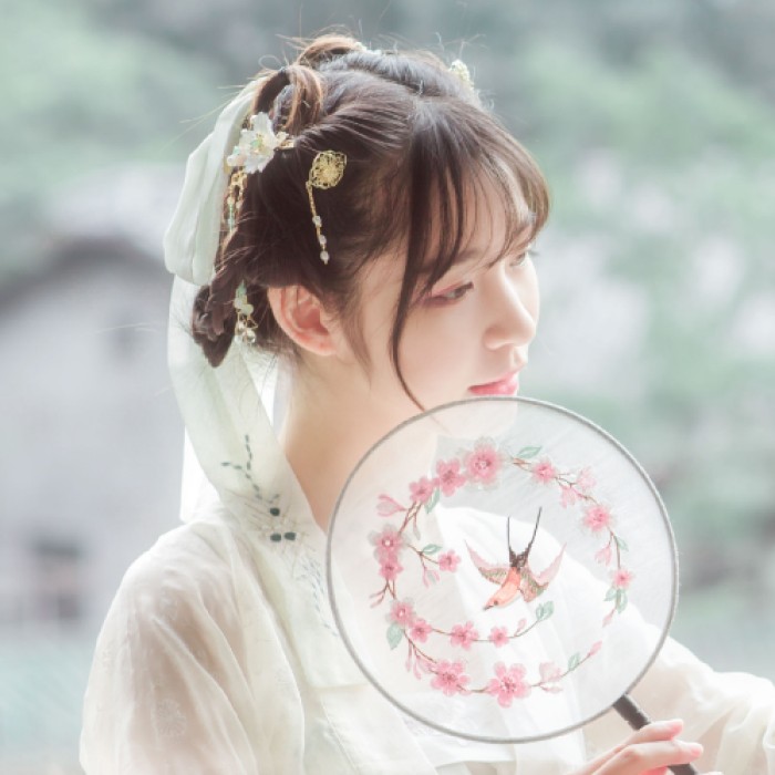 嬌俏女子古風(fēng)唯美頭像，淡掃峨眉真人女生頭像