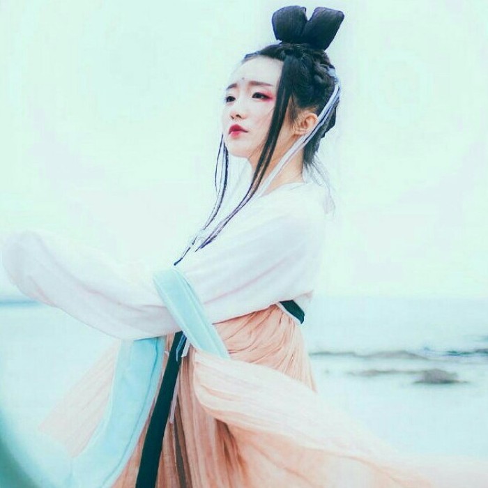 柳眉杏眼女生頭像，古風(fēng)女子qq頭像