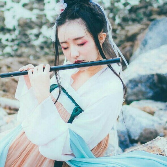 柳眉杏眼女生頭像，古風(fēng)女子qq頭像