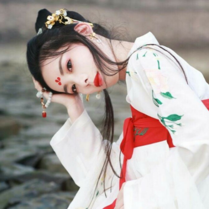 風(fēng)華灼灼古風(fēng)頭像，古裝真人女生頭像