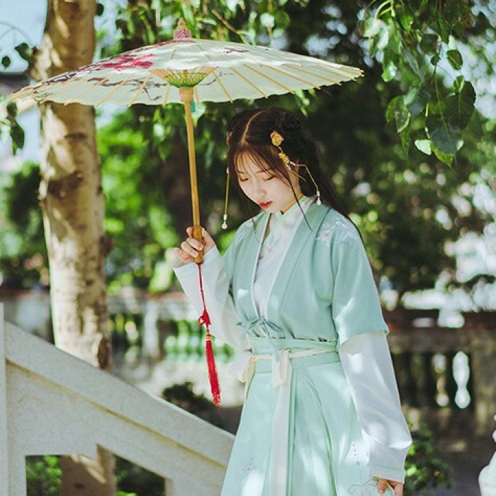 溫柔可人古風漢服女子頭像，端莊秀麗女生頭像