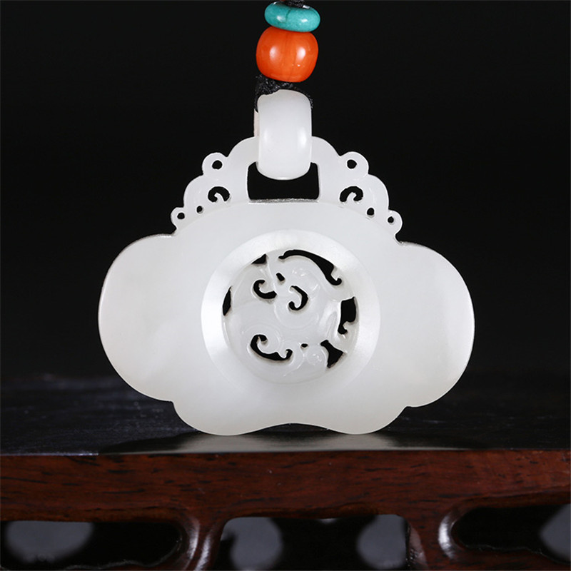 新疆和田羊脂玉龍騰掛件，龍騰富貴財源滾滾