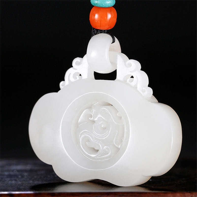 新疆和田羊脂玉龍騰掛件，龍騰富貴財源滾滾