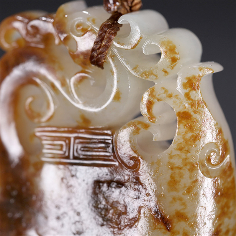 龍鳳圖騰雕刻和田玉，羊脂玉籽料掛件