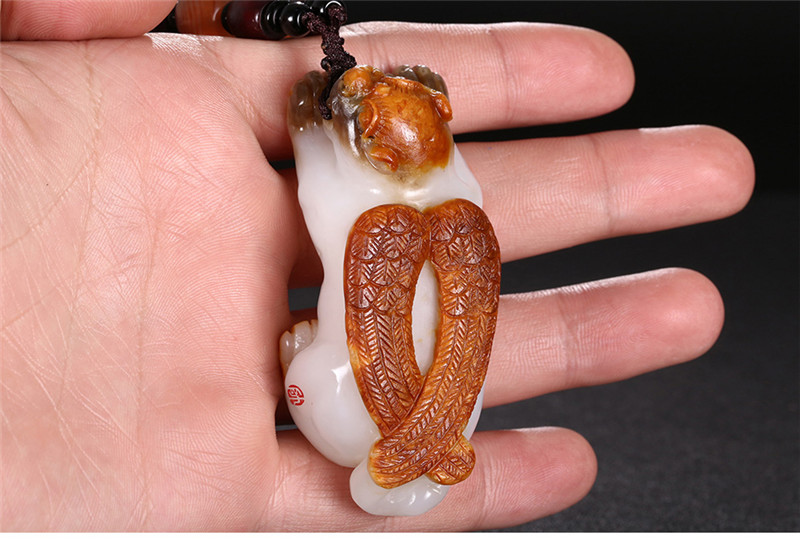 神獸飛虎手把件掛件，天然白玉手玩件玉石小擺
