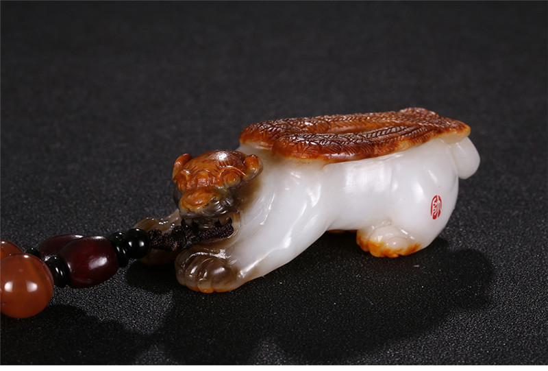 神獸飛虎手把件掛件，天然白玉手玩件玉石小擺