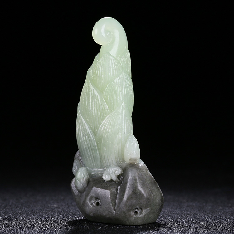 竹筍和田翠青玉掛件，天然玉石吊墜