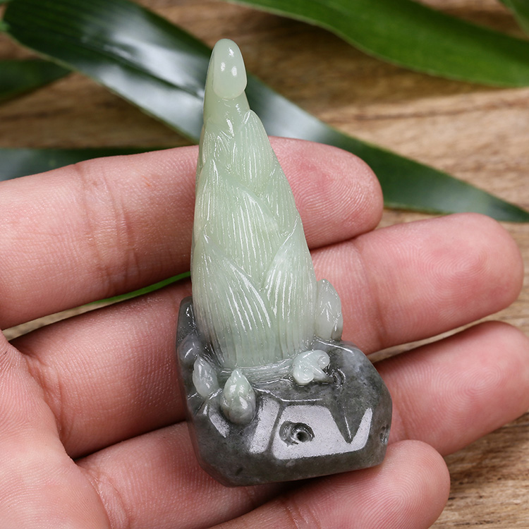 竹筍和田翠青玉掛件，天然玉石吊墜