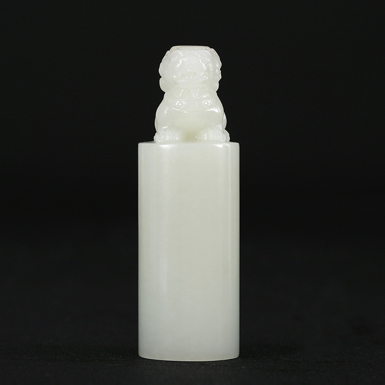 獅子和田玉手把件印章，天然玉石小巧擺件