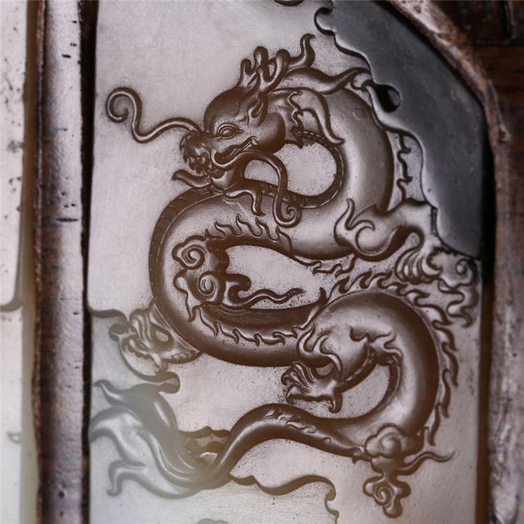 和田玉龍鳳呈現(xiàn)玉牌子，天然糖白玉蘇工擺件