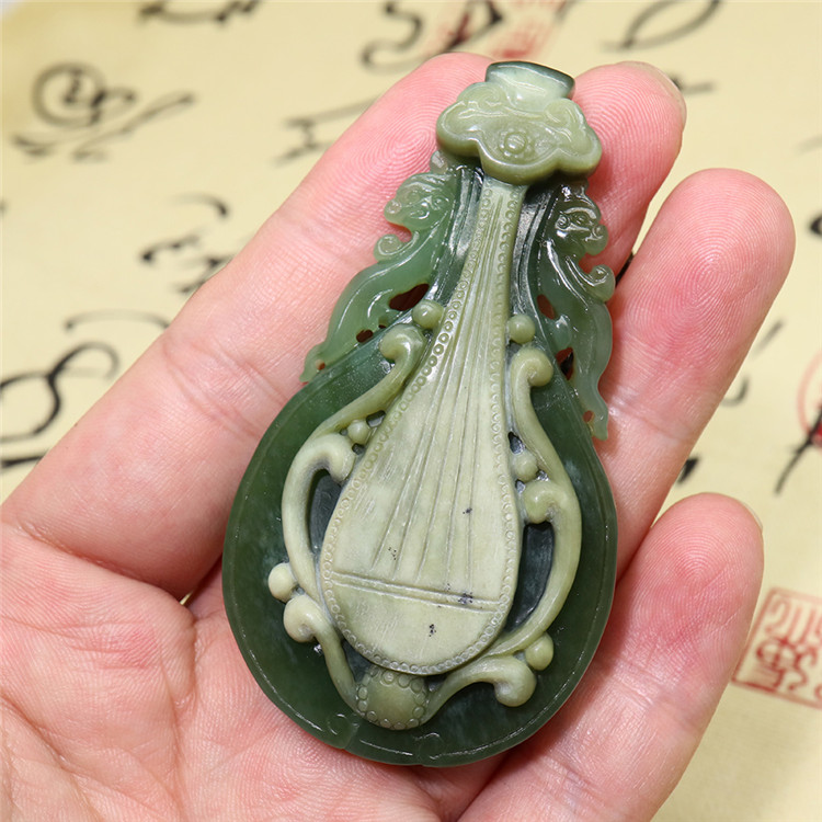 精美琵琶如意和田碧玉項鏈，天然玉石掛墜