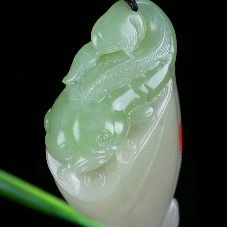 和田翠青玉山料魚掛墜，玉墜蓮蓬玉石項鏈