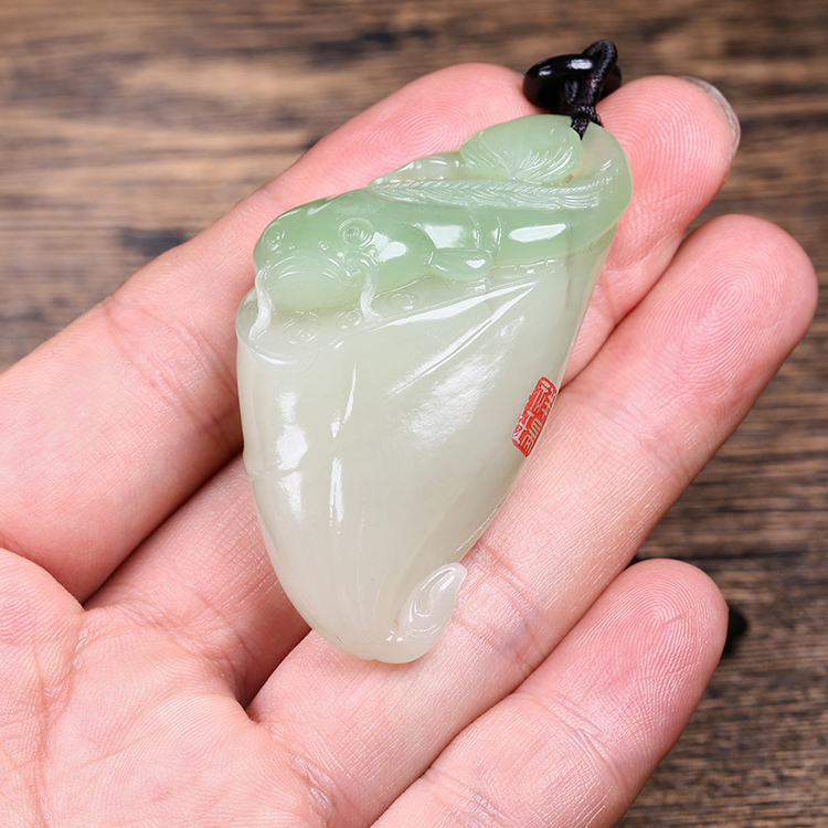 和田翠青玉山料魚掛墜，玉墜蓮蓬玉石項鏈