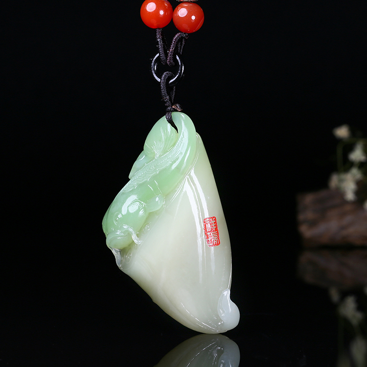 和田翠青玉山料魚掛墜，玉墜蓮蓬玉石項鏈