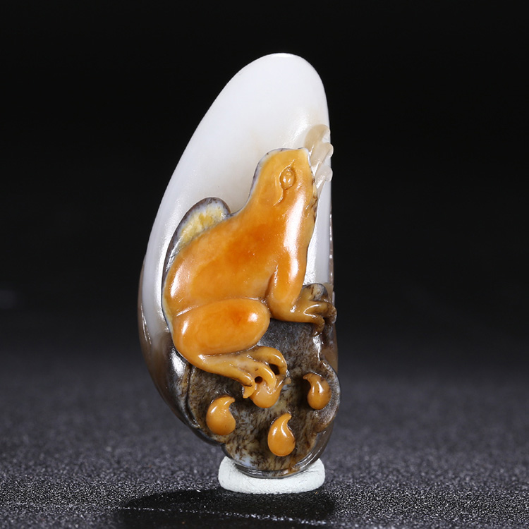 呱呱來(lái)財(cái)天然玉石掛件，新疆和田玉青蛙手把件