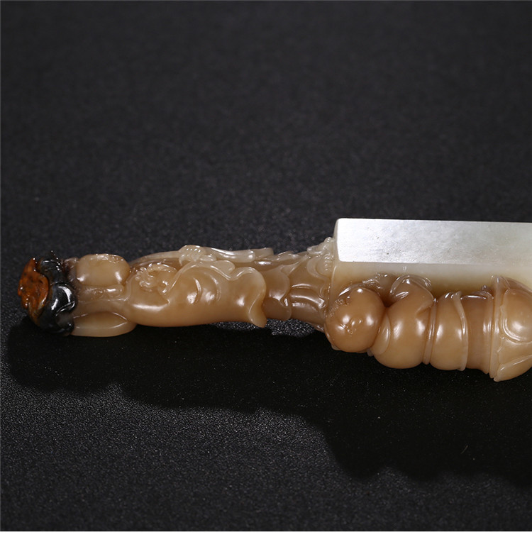 童子拜觀音白玉印章，立體圓雕和田玉手把件