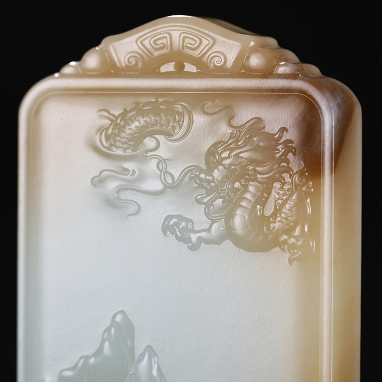 神龍送福人間山水玉牌掛件，天然糖白玉項(xiàng)鏈
