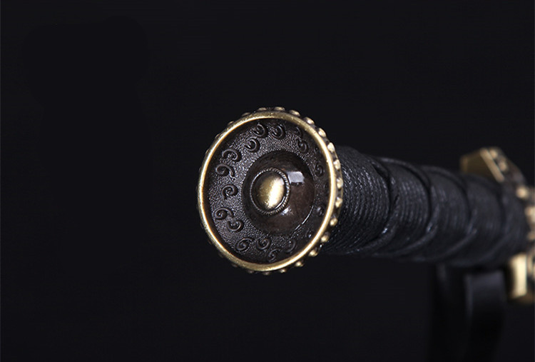 劍氣凌然龍泉小漢劍短劍，四面花紋鋼冷兵器