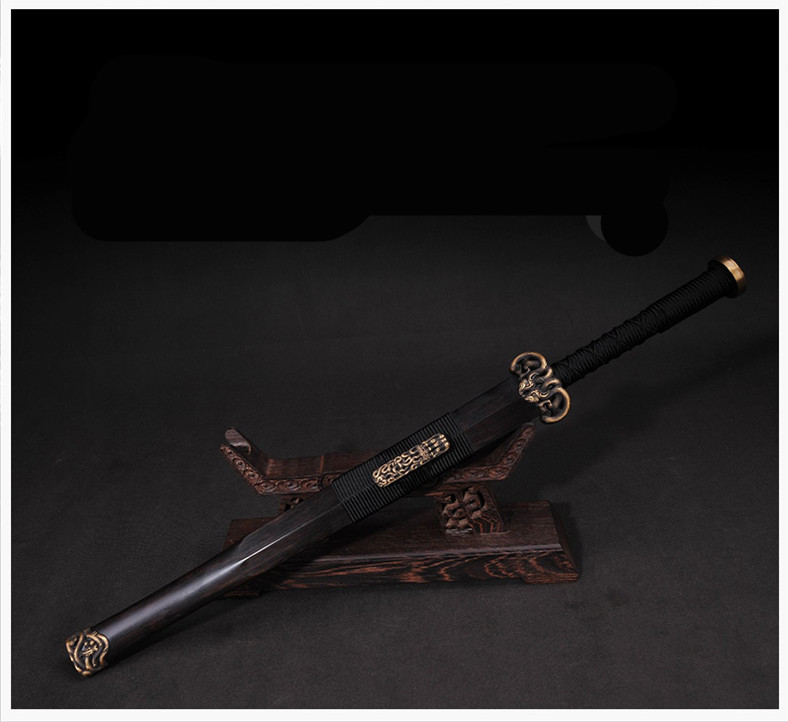 櫑具劍八面漢劍花紋鋼長(zhǎng)款，蓬勃生機(jī)有力量