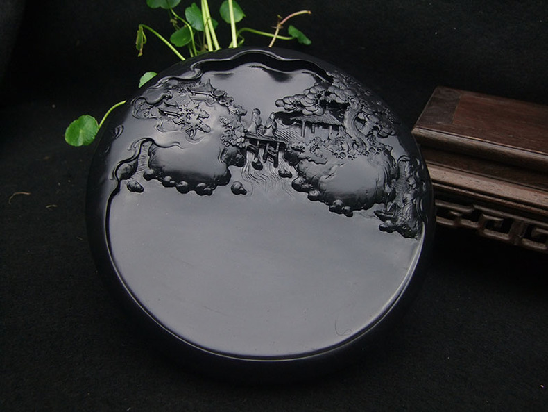 歙硯雕刻精致山水硯臺(tái)，精品老坑龍尾硯